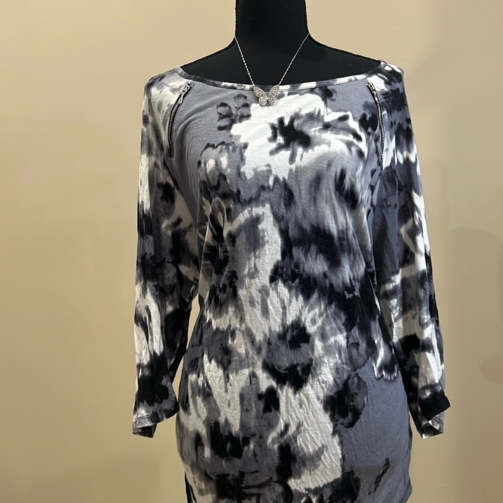 INC international Concepts black grey & white top